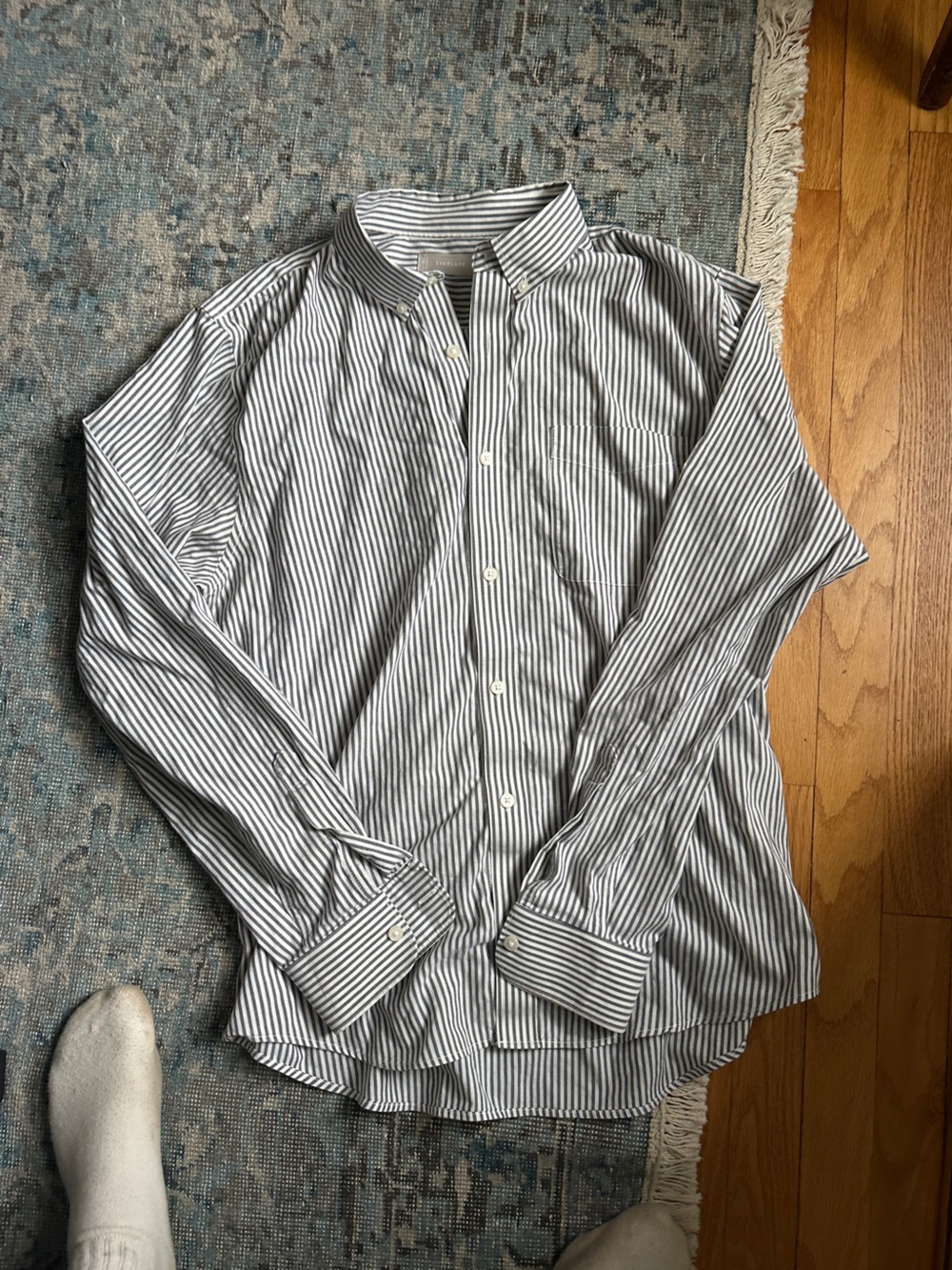 Everlane Men's White & Gray Striped Button-Up Shirt